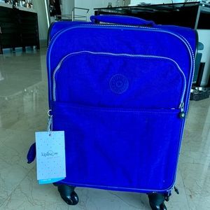 kipling cabin size luggage